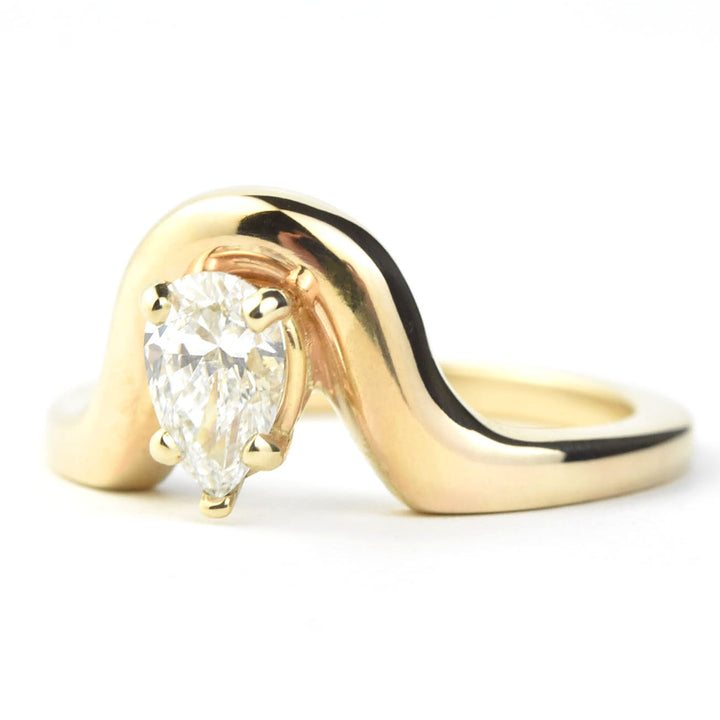 Arch Pear-Cut Diamond Engagement Ring in 14k Gold