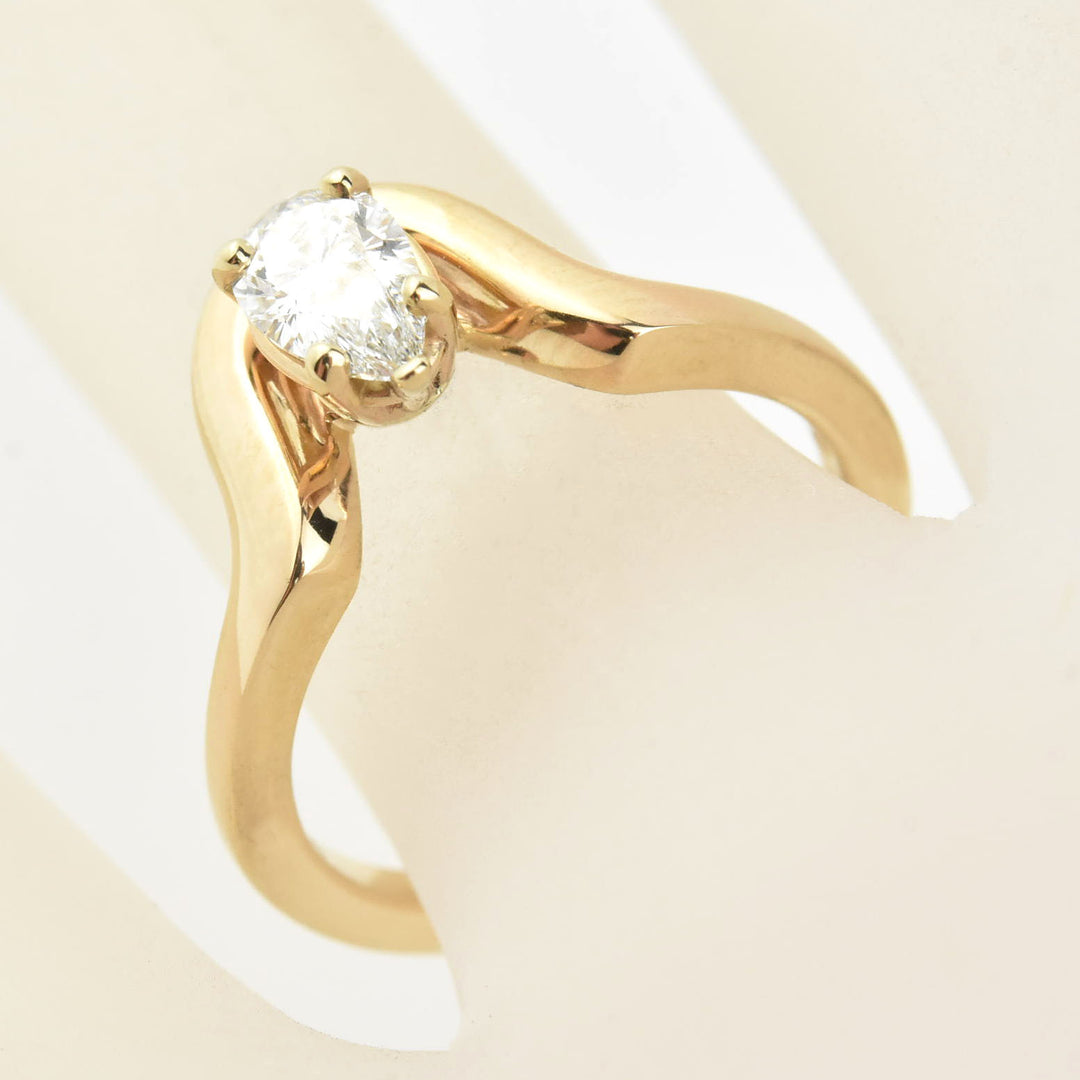 Arch Pear-Cut Diamond Engagement Ring in 14k Gold