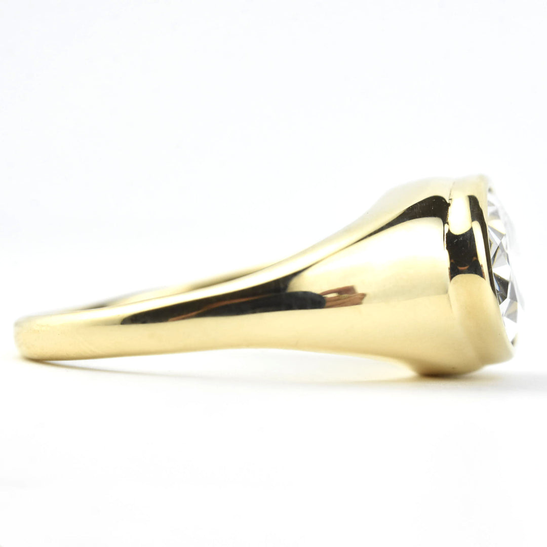 East West Oval Cut Diamond Ring in 14k Yellow Gold
