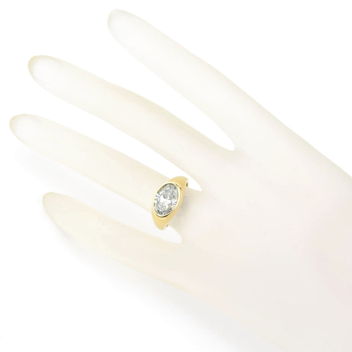 East West Oval Cut Diamond Ring in 14k Yellow Gold