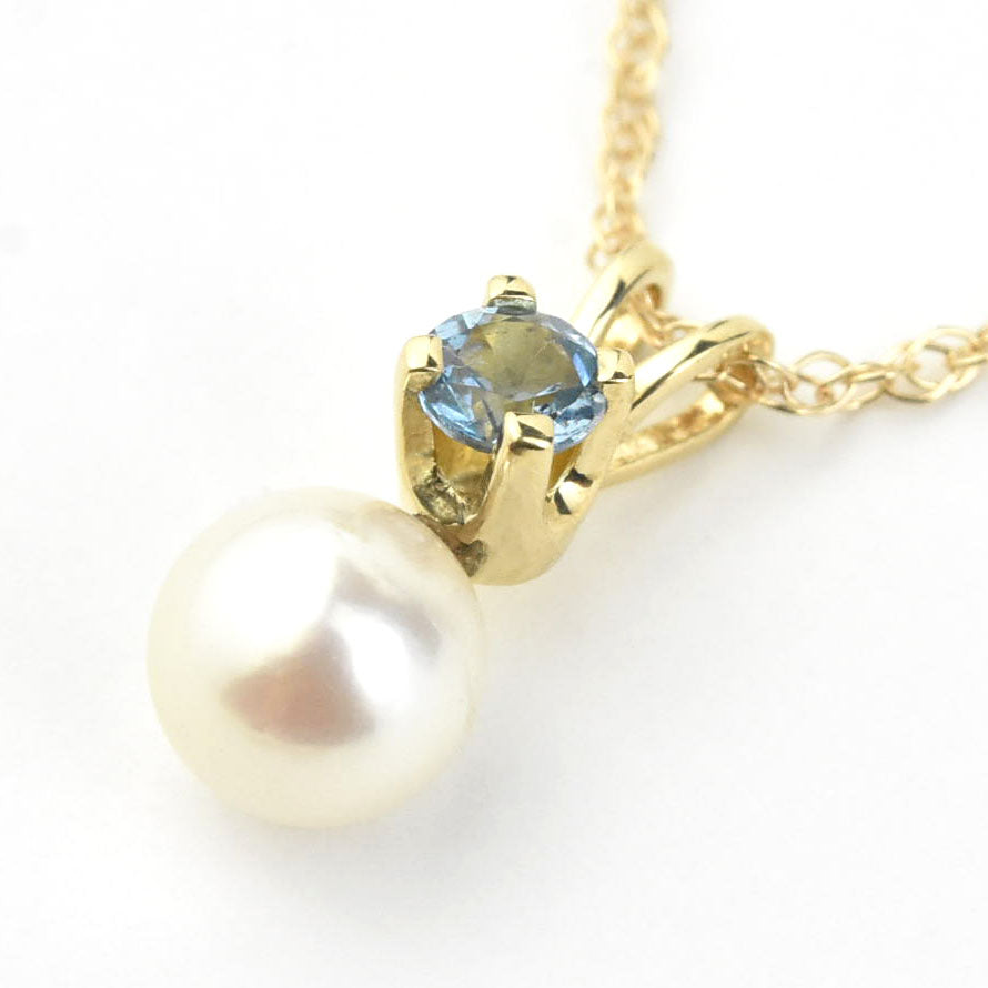 Fine Pearl and Aquamarine Pendant Necklace in Yellow Gold