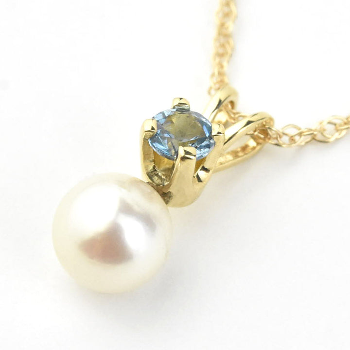 Fine Pearl and Aquamarine Pendant Necklace in Yellow Gold
