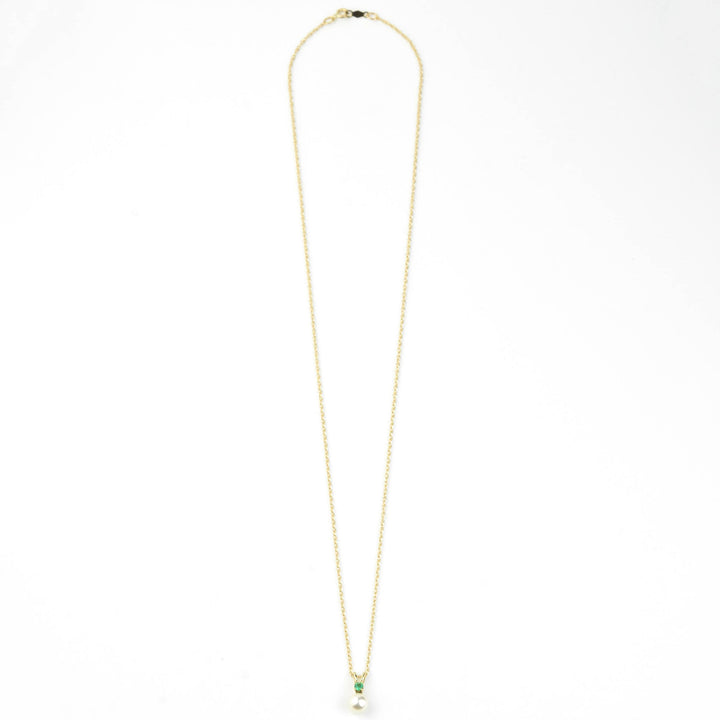 Fine Pearl and Emerald Pendant Necklace in Yellow Gold