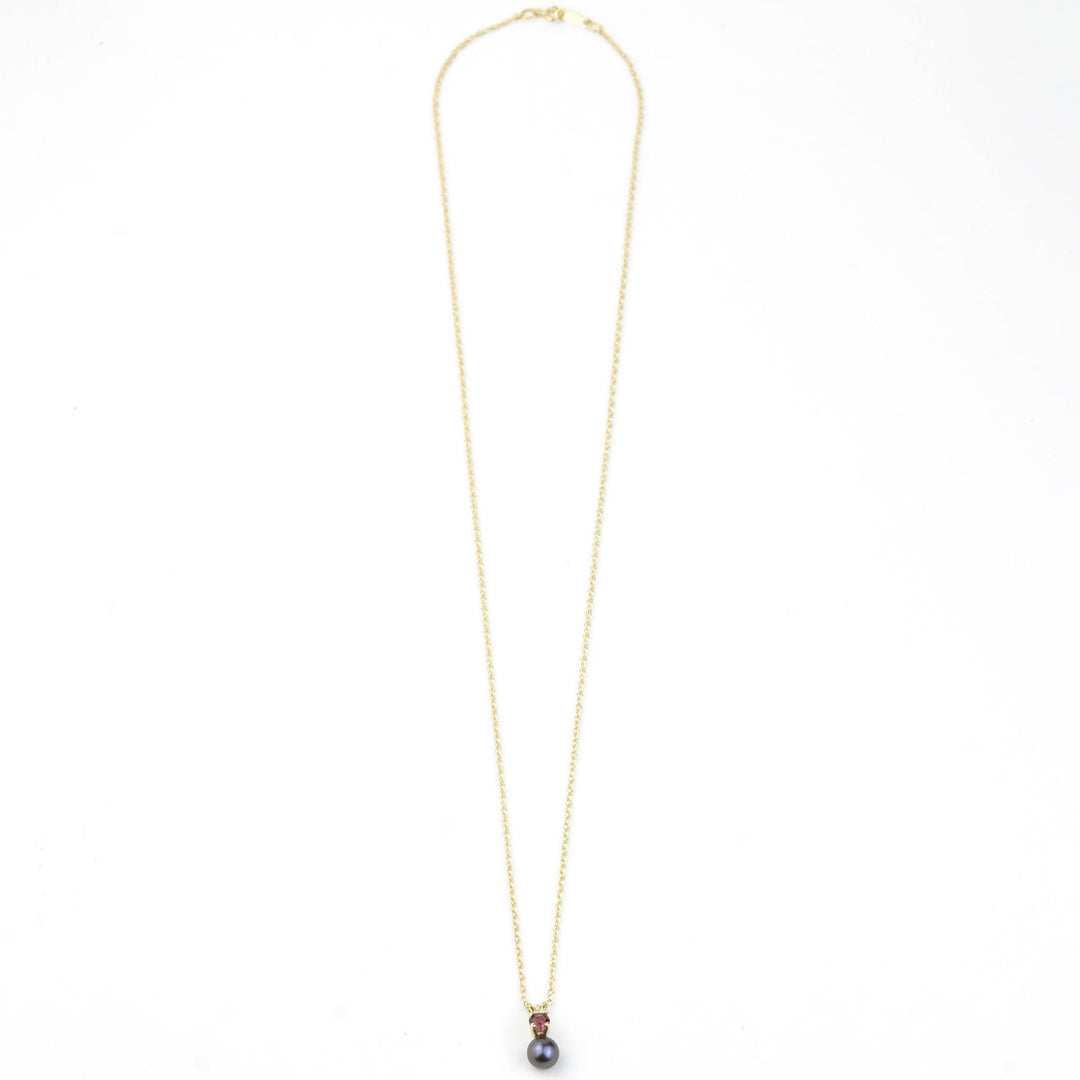 Fine Black Pearl and Garnet Pendant Necklace in Yellow Gold