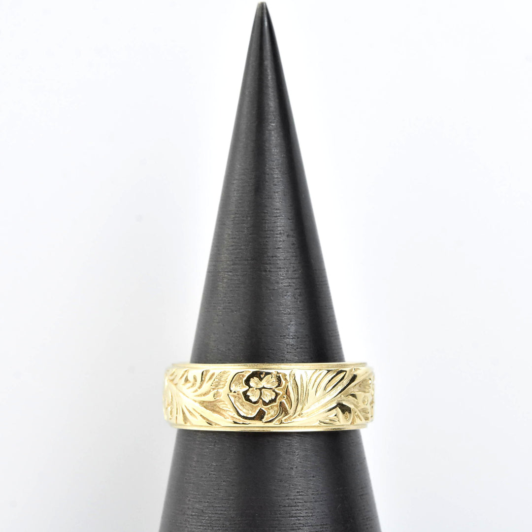 Victorian Floral Gents Band in Gold