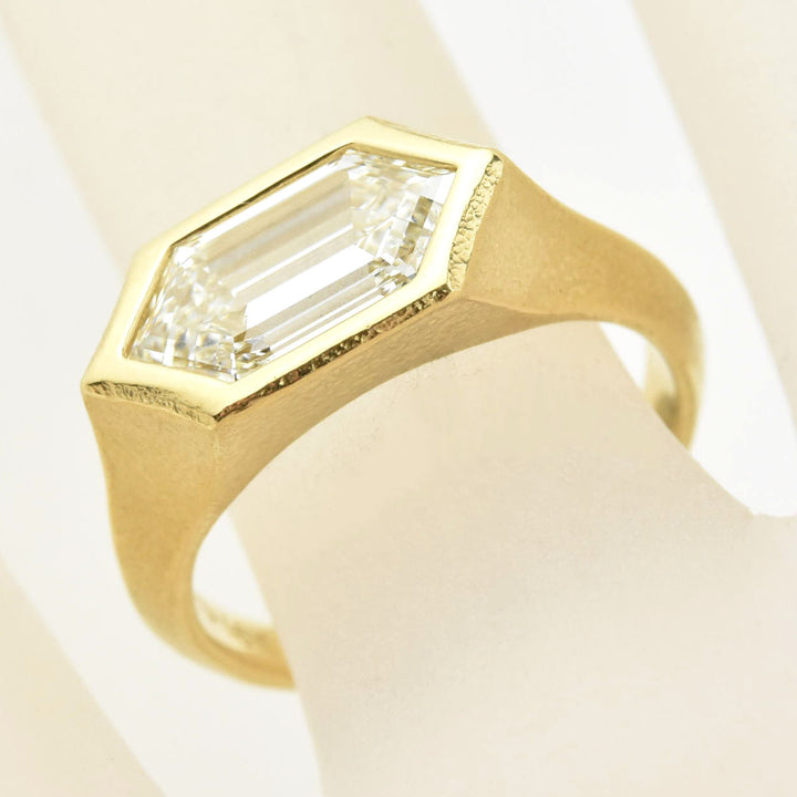 The Paulina: Diamond Solitaire in 18k Yellow Gold