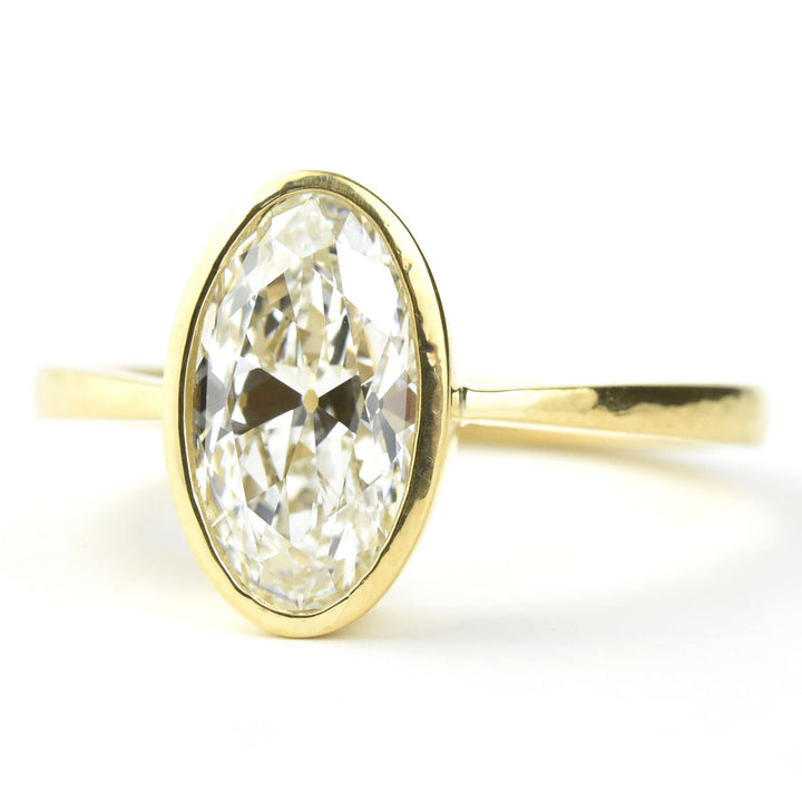 Moval-Cut Diamond Engagement Ring in 18k Gold