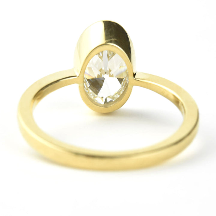 Moval-Cut Diamond Engagement Ring in 18k Gold