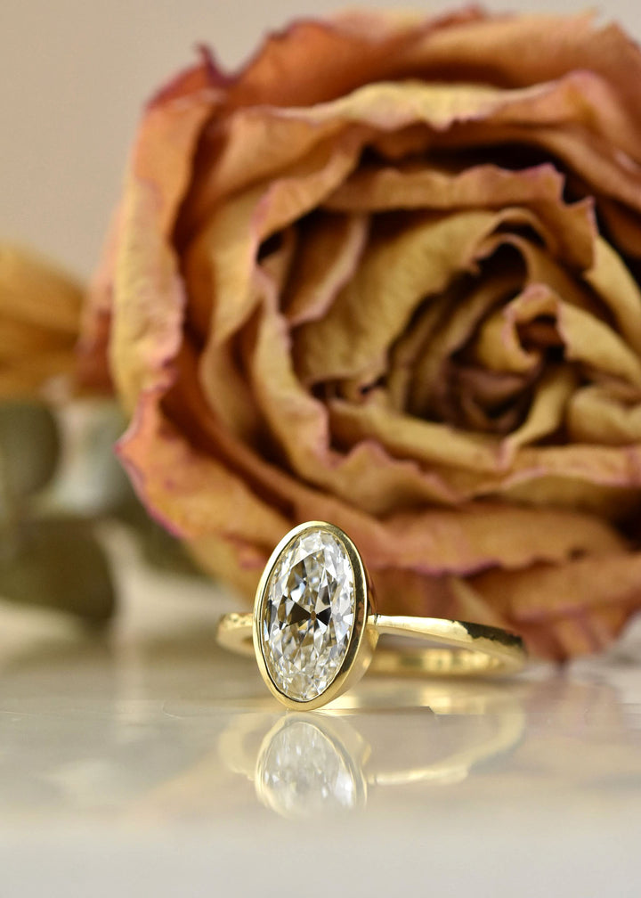 Moval-Cut Diamond Engagement Ring in 18k Gold