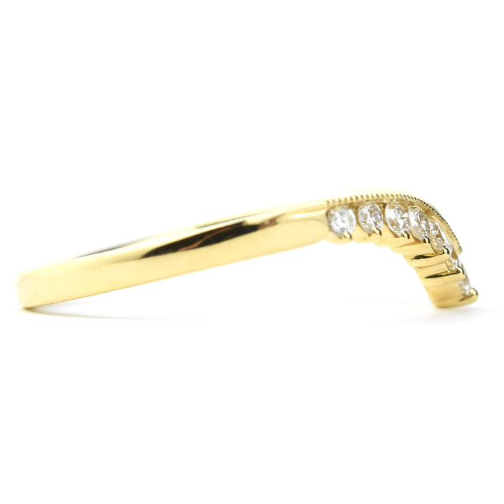 Milgrain Chevron Diamond Band in 18k Yellow Gold - Goldmakers Fine Jewelry