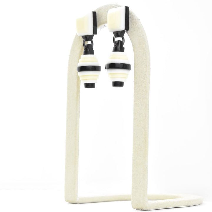 Allegria Bowls Dangles in Cream