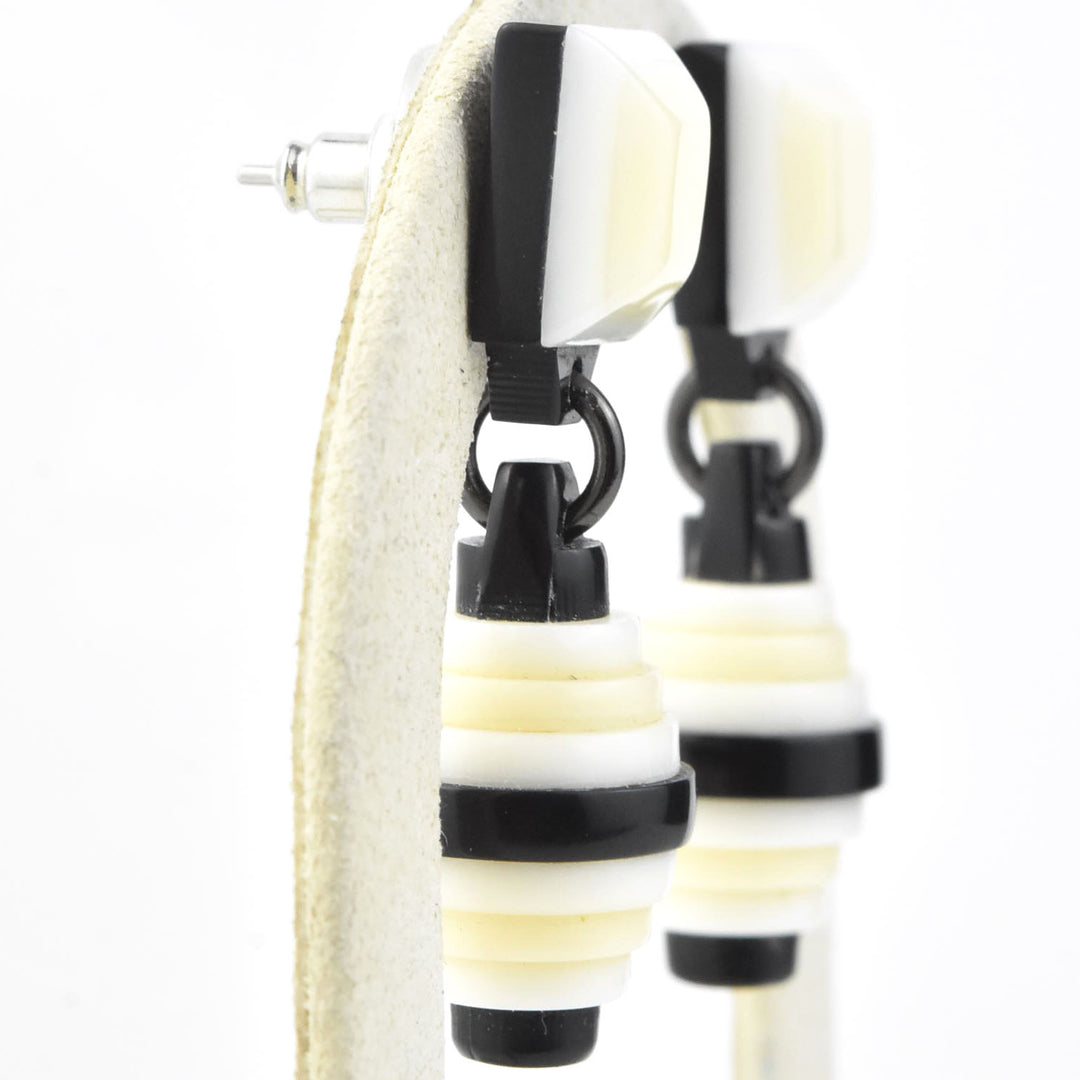 Allegria Bowls Dangles in Cream