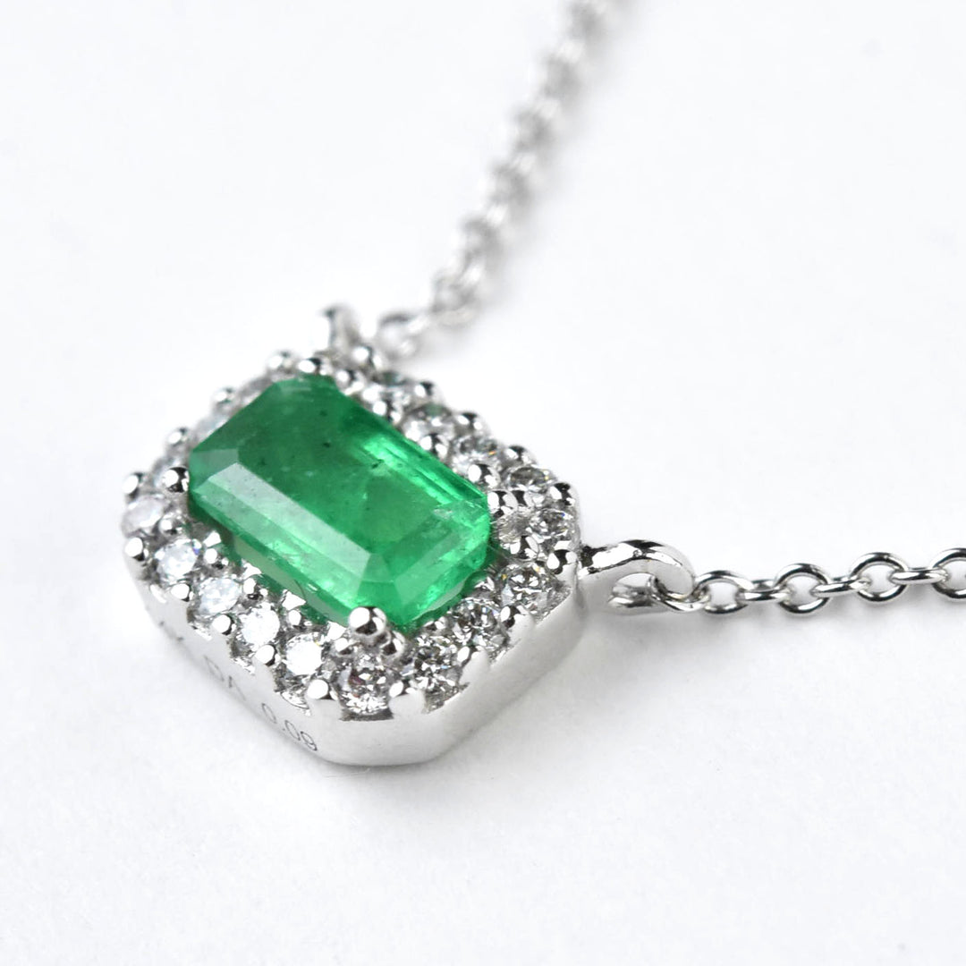 The Daphne: Emerald Halo Necklace in White Gold - Goldmakers Fine Jewelry