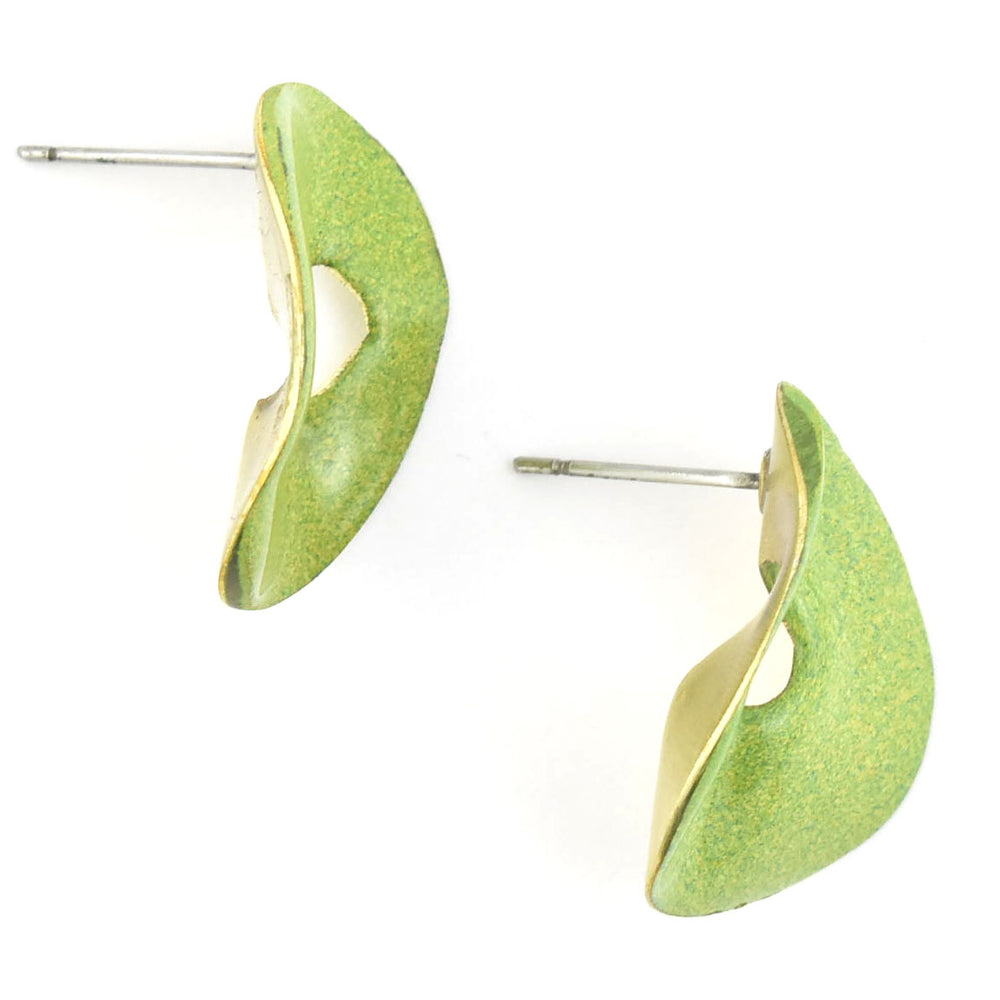 Bended XS Earrings in Avocado - Goldmakers Fine Jewelry