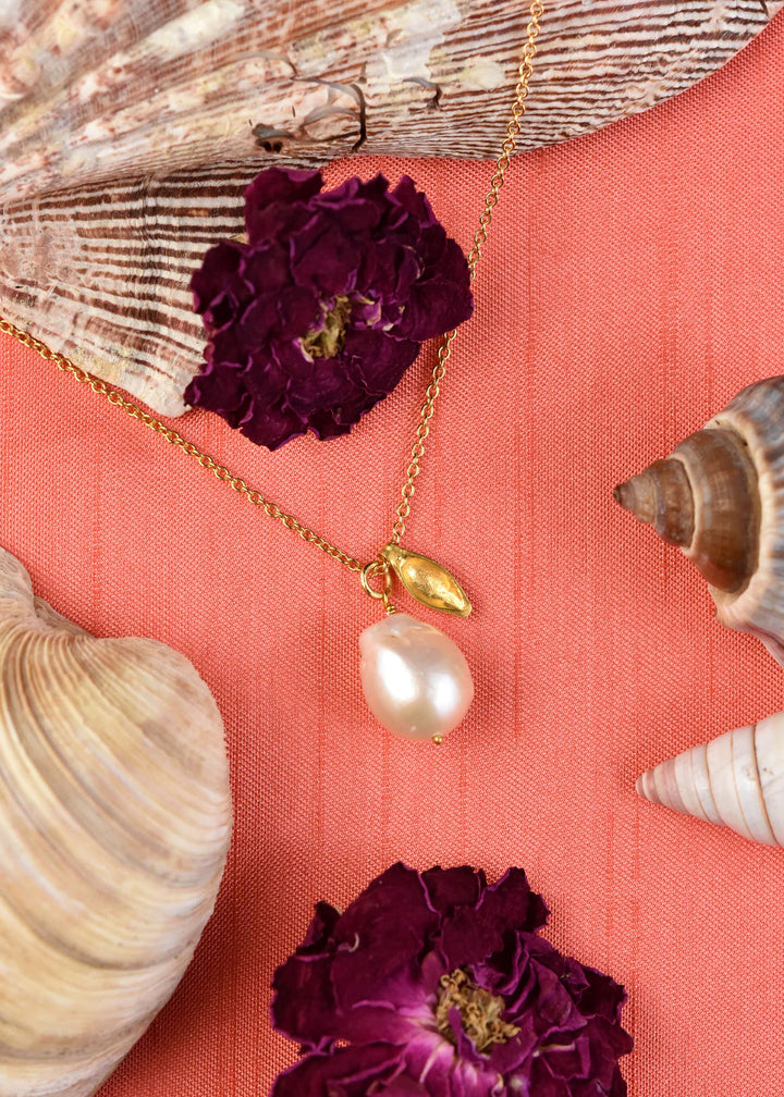 Budding Leaf Necklace - Goldmakers Fine Jewelry