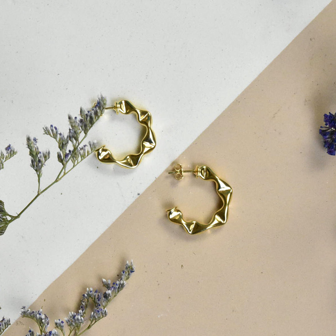 Crimped Hoop Earrings - Goldmakers Fine Jewelry
