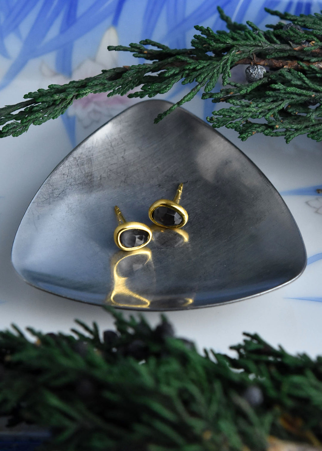 Cala Studs - Goldmakers Fine Jewelry