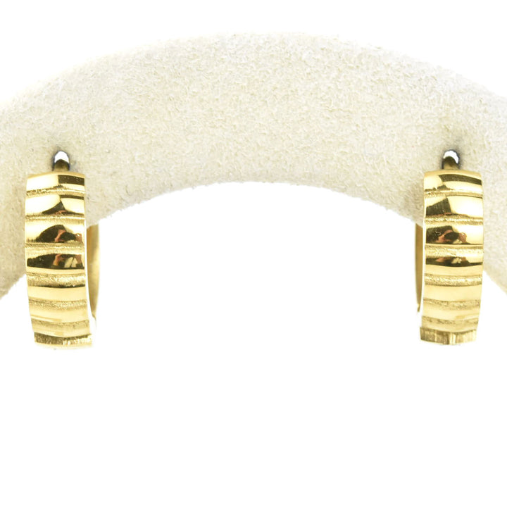 Chunky Scalloped Huggie Hoops - Goldmakers Fine Jewelry