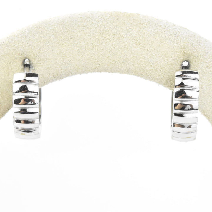 Chunky Scalloped Huggie Hoops - Goldmakers Fine Jewelry