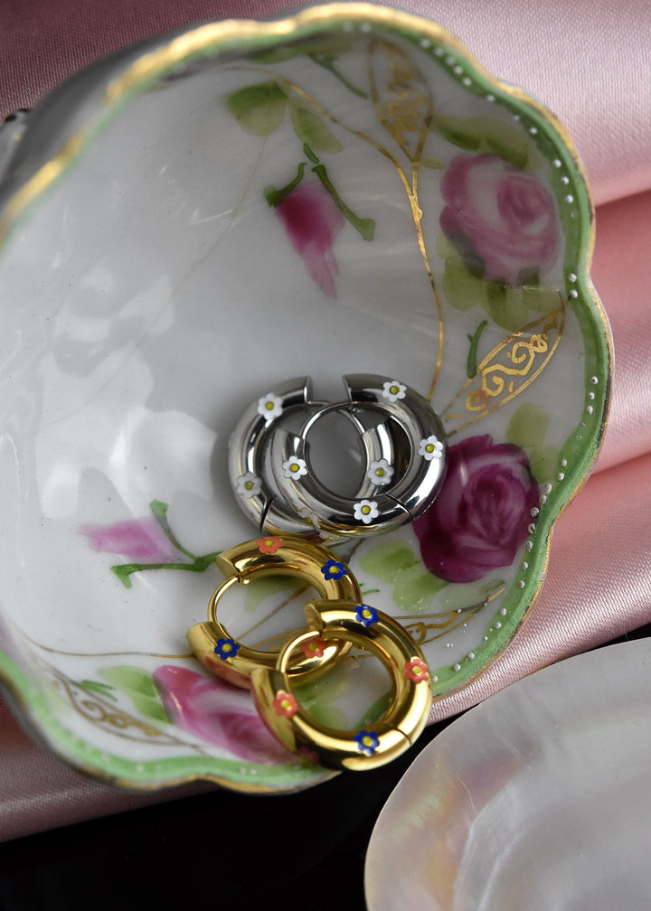 Daisy Chunky Rounded Huggie Hoops - Goldmakers Fine Jewelry