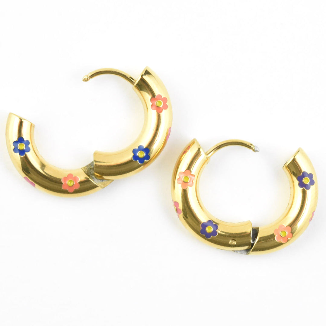 Daisy Chunky Rounded Huggie Hoops - Goldmakers Fine Jewelry