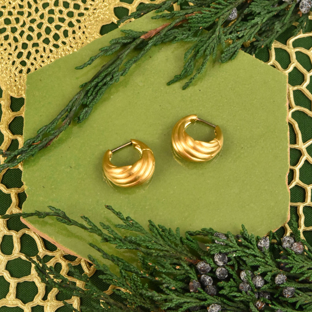 Forme Huggie Hoops - Goldmakers Fine Jewelry