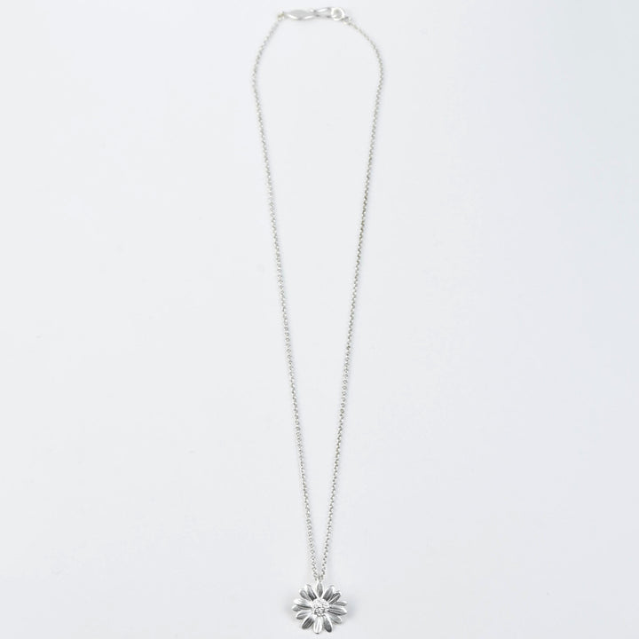 Small Daisy Necklace - Goldmakers Fine Jewelry