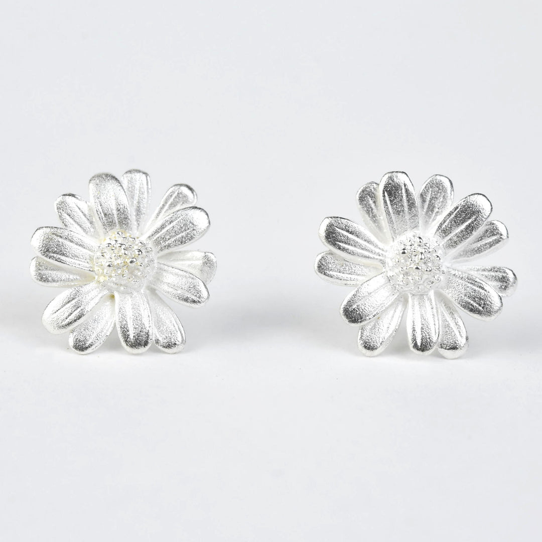 Daisy Post Earrings - Goldmakers Fine Jewelry