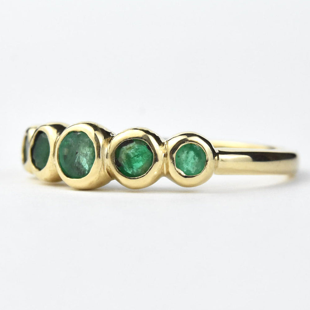 Emerald Bubble Band in 14k Gold - Goldmakers Fine Jewelry