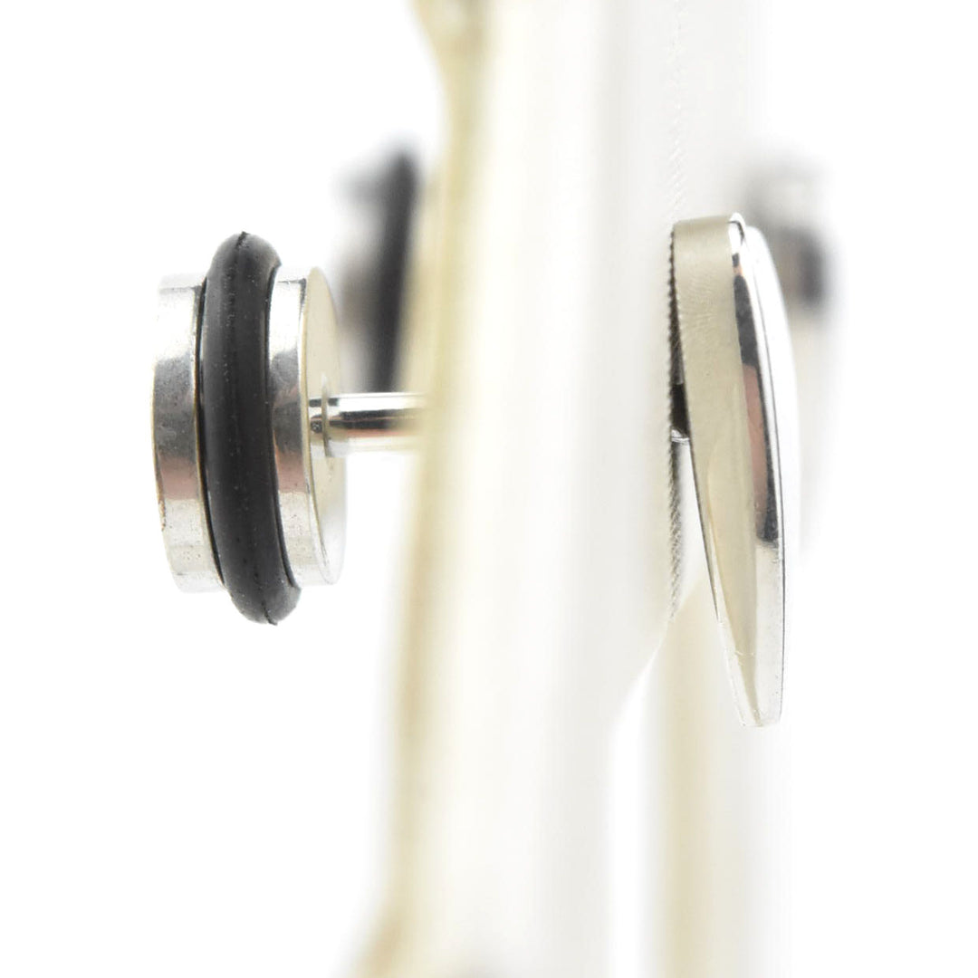 Folded Heart Studs, Screw-back - Goldmakers Fine Jewelry
