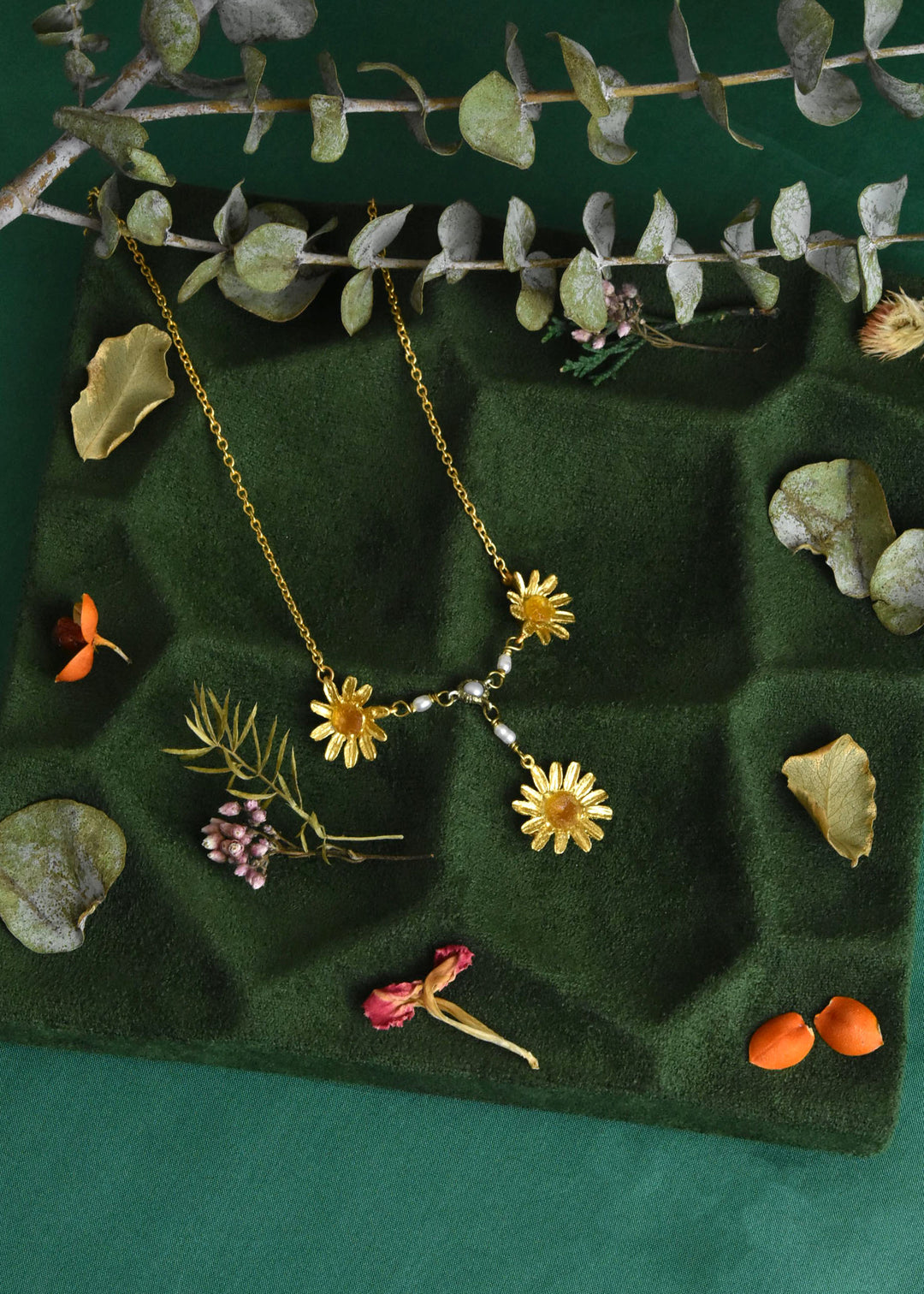 Golden Daisy Necklace