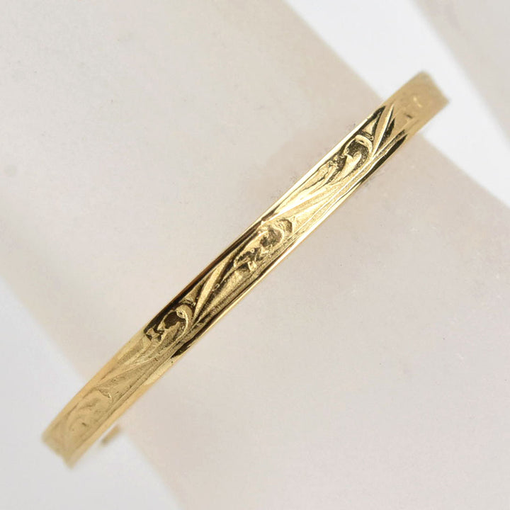 Petite Vintage Style Scroll Band in Gold - Goldmakers Fine Jewelry