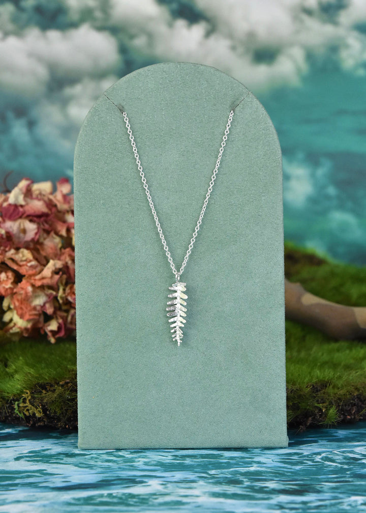 Kaimana Leaf Necklace