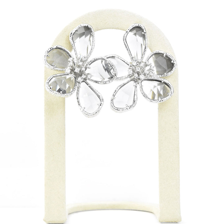 Kolab Flower Earrings in Silver Grey