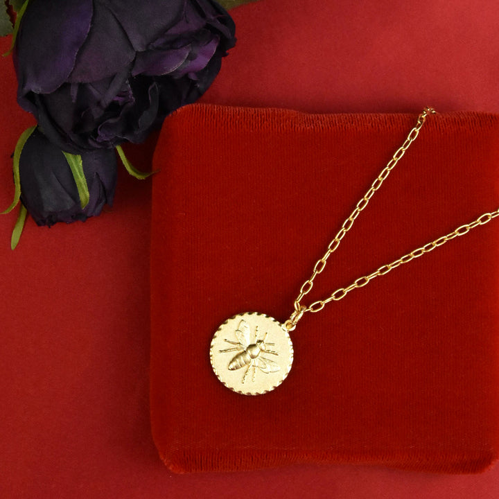Bee Medallion Necklace - Goldmakers Fine Jewelry