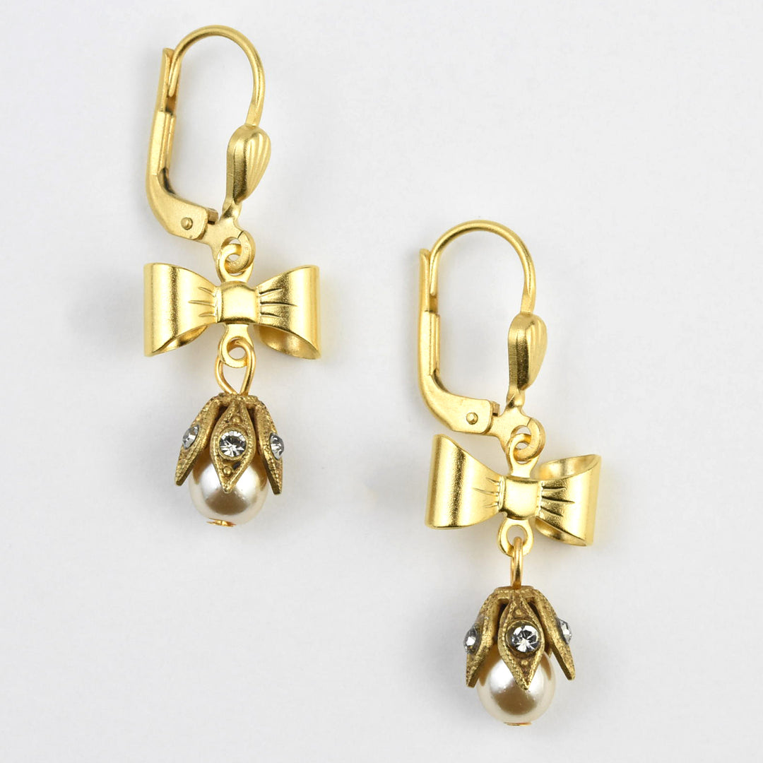 Dainty Bow and Pearl Drop Earrings – Goldmakers Fine Jewelry