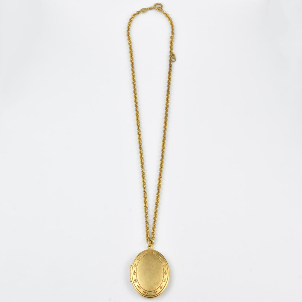 Golden Fleur-de-lis Locket - Goldmakers Fine Jewelry