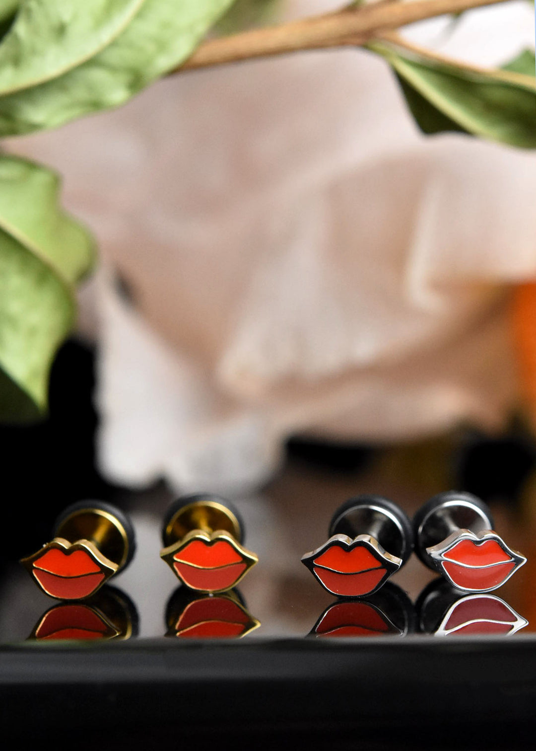 Lips Studs, Screw-back - Goldmakers Fine Jewelry