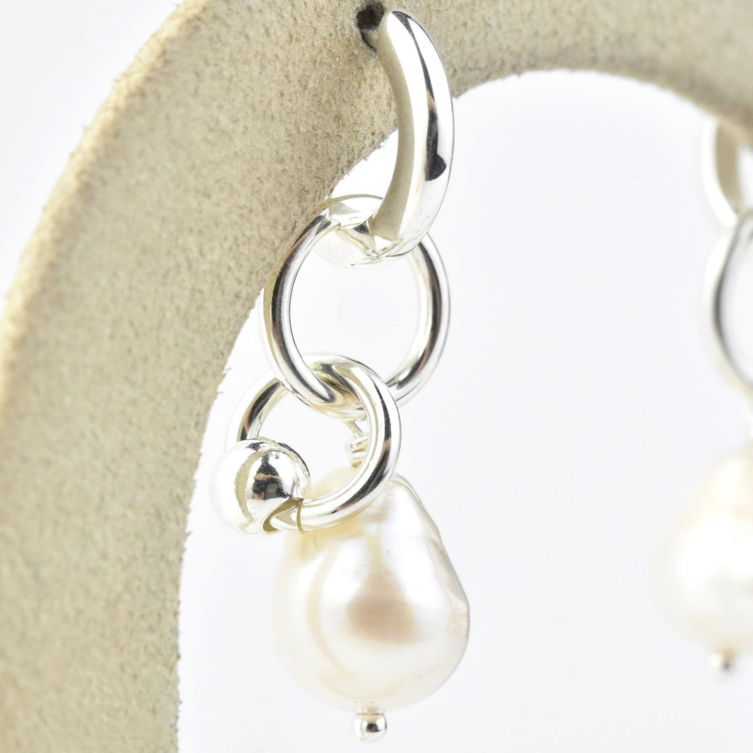 Maya Hoops