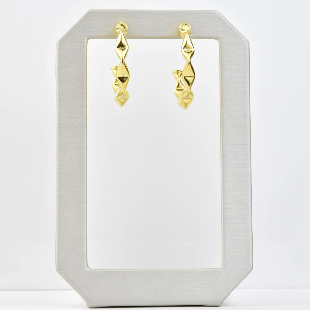 Medium Crimped Hoop Earrings - Goldmakers Fine Jewelry
