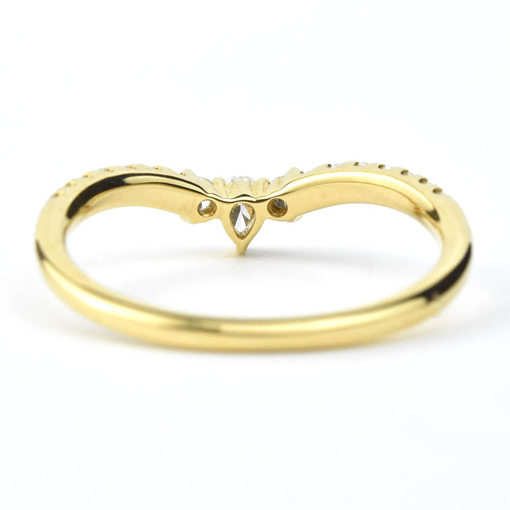 Chevron & Pear-cut Diamond Band in 18K Yellow Gold - Goldmakers Fine Jewelry