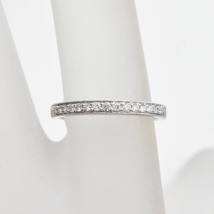 Classic Diamond Milgrain Band in Gold