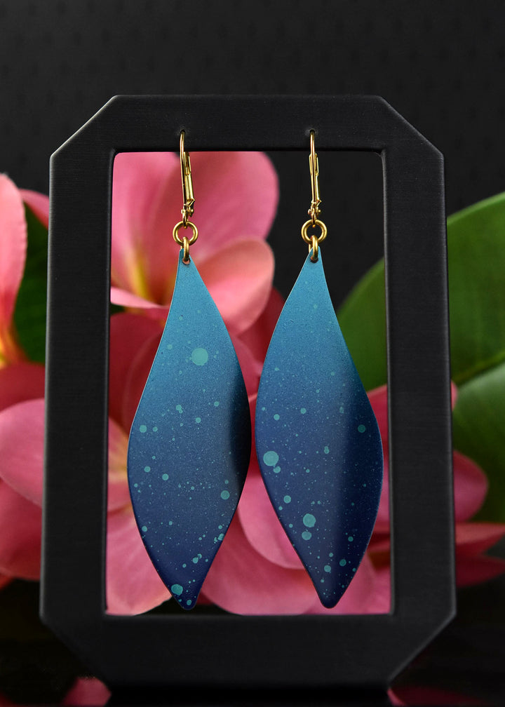 Ocean Tilde Earrings - Goldmakers Fine Jewelry