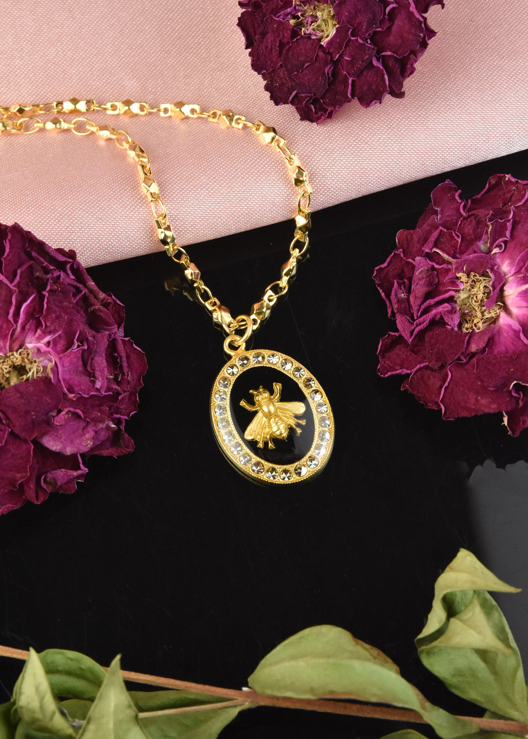 Oval Bee Necklace in Black Enamel - Goldmakers Fine Jewelry
