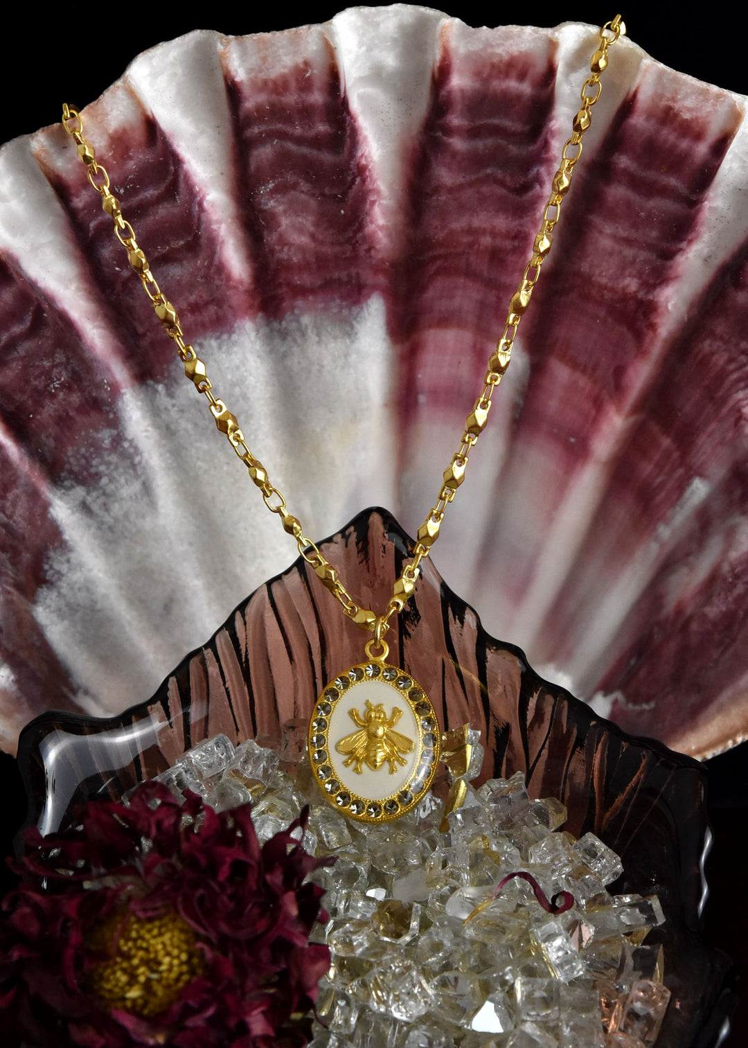 Oval Bee Necklace in White Enamel - Goldmakers Fine Jewelry