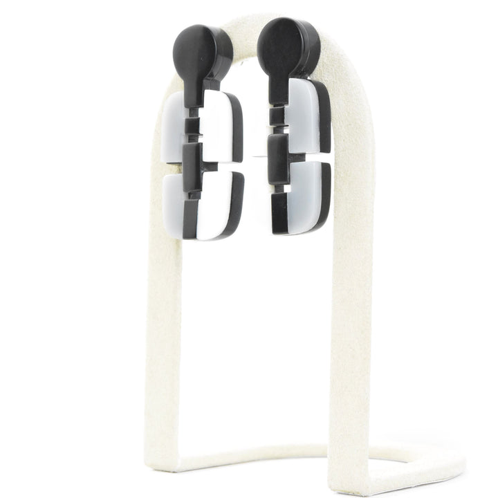 Panorama Link Earrings in Black