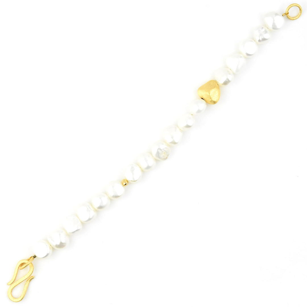 Pearl Bracelet with Matte Bead - Goldmakers Fine Jewelry