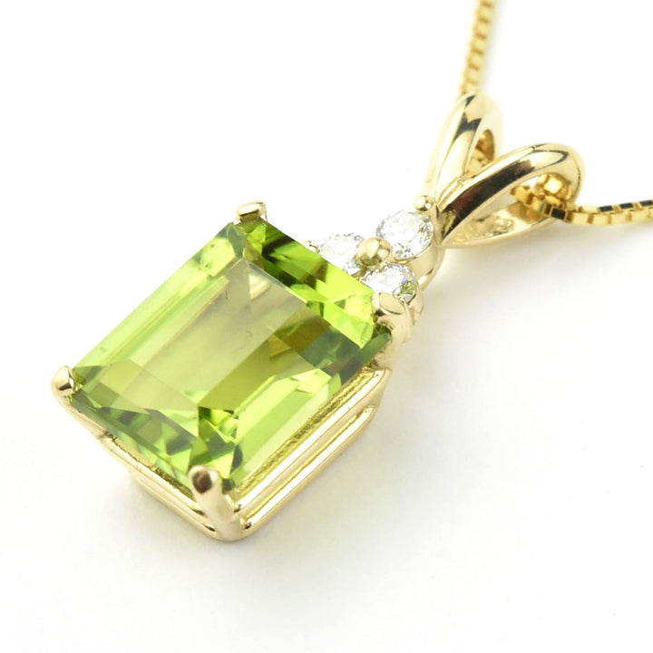 Peridot Necklace in 14k Yellow Gold