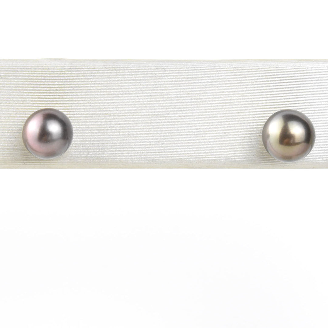 Purple Black Pearl Studs in 14k Yellow Gold No. 1