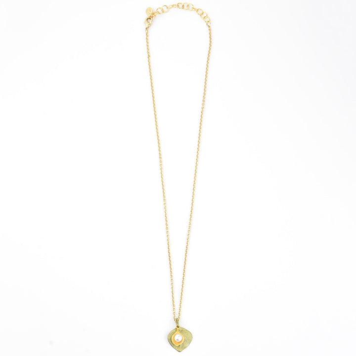 Round Leaf Eucalyptus Necklace w/ Pearl - Goldmakers Fine Jewelry